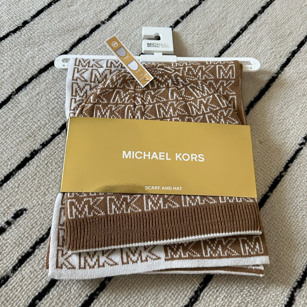 Michael Kors NWT - scarf and reversible hat